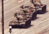 El famoso «hombre del tanque» que detuvo al ejército chino durante las protestas de Tiananmen.