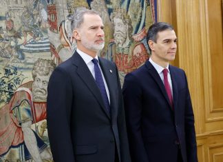 Su Majestad el Rey junto al presidente del Gobierno | © Casa de S.M. el Rey