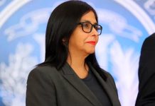 Delcy Rodríguez, la de las maletas, ejecutora de la coacción contra Edmundo González en la embajada de España en Venezuela