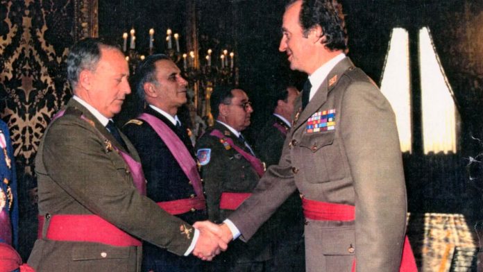 Casinello saluda al rey Juan Carlos