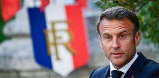 Emmanuel Macron | REUTERS/ CHRISTOPHE SIMON