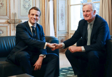 Emmanuel Macron y Michel Barnier